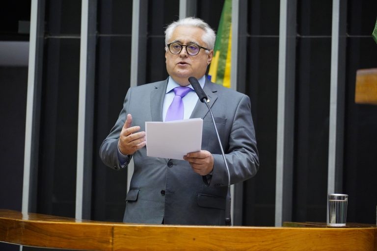 Monteiro defende norma genérica para garantir respostas rápidas em futuras emergências - (Foto: Pablo Valadares/Câmara dos Deputados)