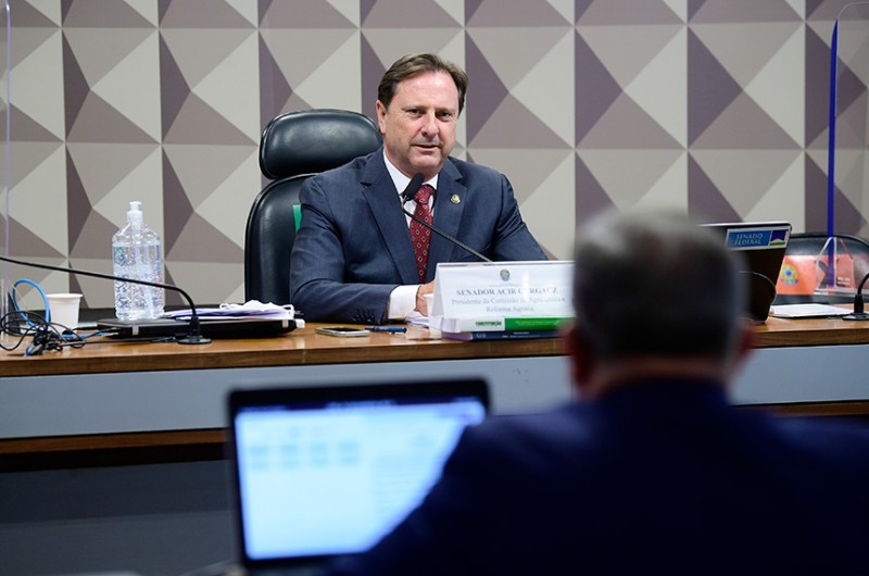 O presidente da Comissão de Agricultura, Acir Gurgacz, na sessão semipresencial desta quinta-feira - Pedro França/Agência Senado