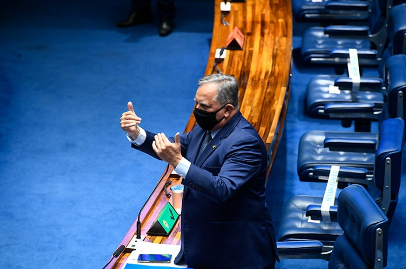 O senador criticou a Medida Provisória 1.060/2021, que altera lei aprovada pelo Congresso - Marcos Oliveira/Agência Senado