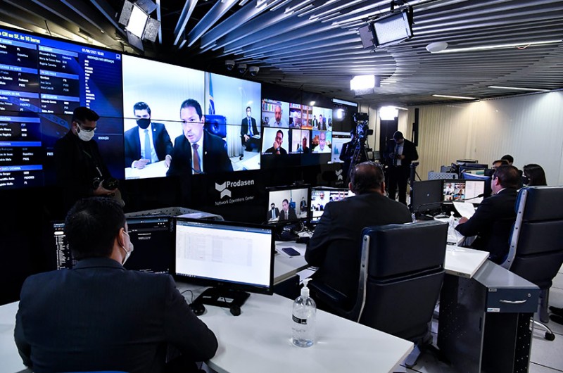 Parlamentares durante a sessão remota desta terça-feira - Waldemir Barreto/Agência Senado