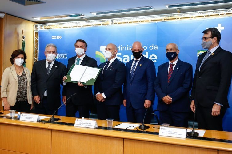 Governo formaliza contrato com Fiocruz para vacina Oxford/AstraZeneca - (Foto: Alan Santos/PR-01/06/2021)
