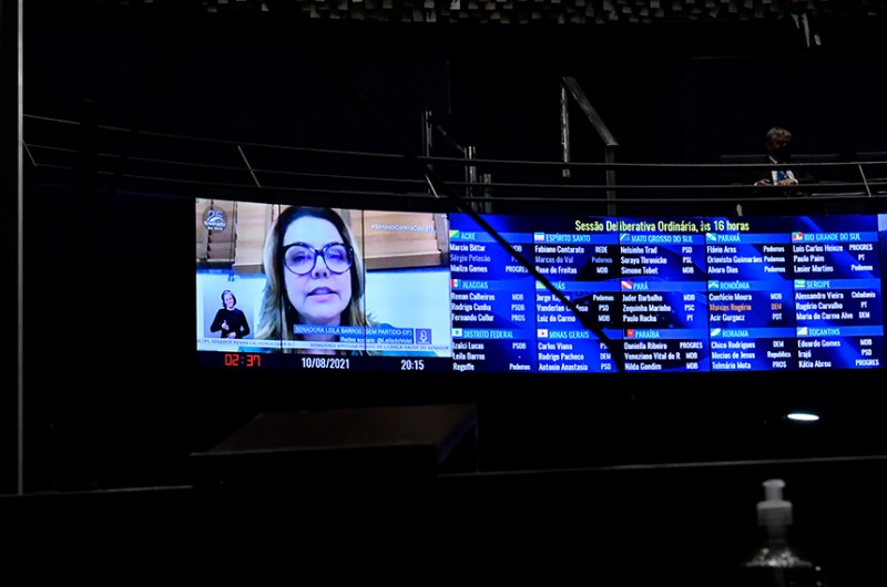 A senadora Leila Barros é autora do requerimento pela homenagem aos atletas; Plenário aprovou ainda homenagem a Dom Paulo Evaristo Arns e ao Centro Pan-Americano de Febre Aftosa e Saúde Pública Veterinária - Waldemir Barreto/Agência Senado