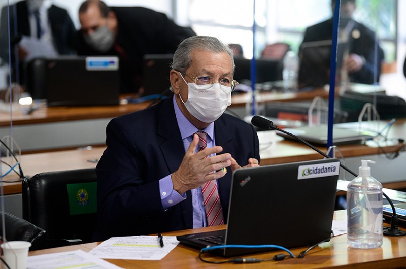 O senador Jayme Campos assumiu a relatoria no lugar de Randolfe Rodrigues, que estava na CPI da Pandemia - Pedro França/Agência Senado