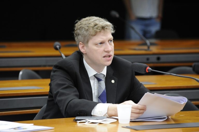 Marcel van Hattem utilizou a terminologia da Lei Antidrogas - (Foto: Gustavo Sales/Câmara dos Deputados)