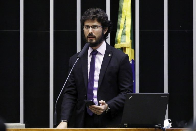 Aro excluiu a previsão de multa porque ela já está prevista em lei em vigor - (Foto: Najara Araujo/Câmara dos Deputados)