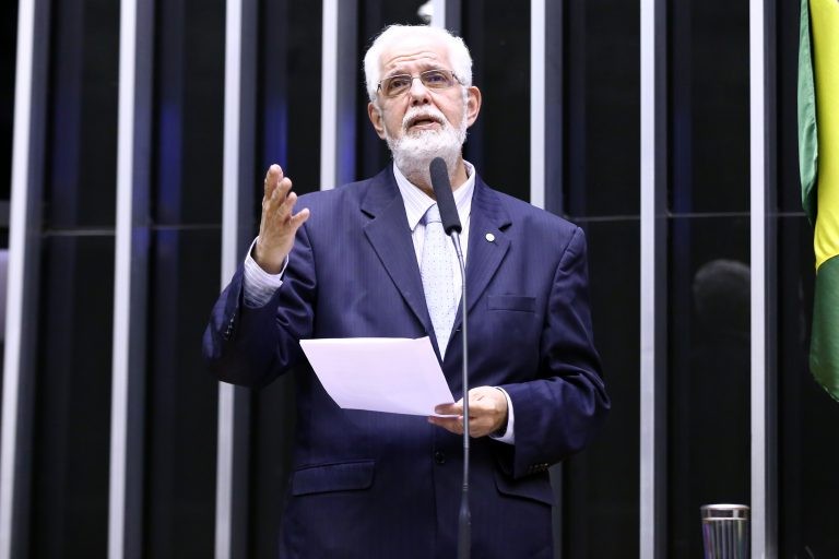 Jorge Solla: ideia é evitar aglomerações em consultórios para troca de pedidos - (Foto: Najara Araujo/Câmara dos Deputados)