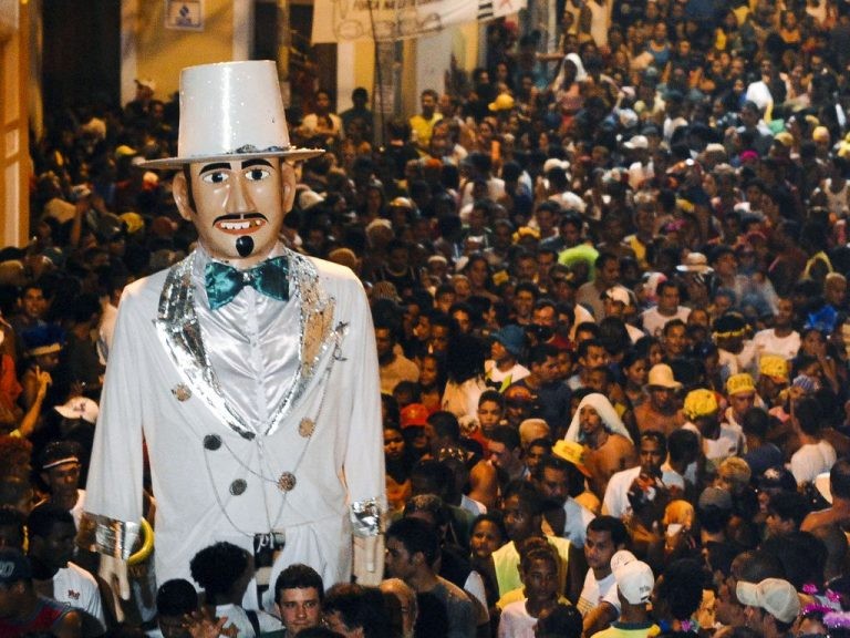 Desfile do Homem da Meia-Noite no Carnaval de Olinda (PE) - (Foto: Antônio Cruz/Agência Brasil)