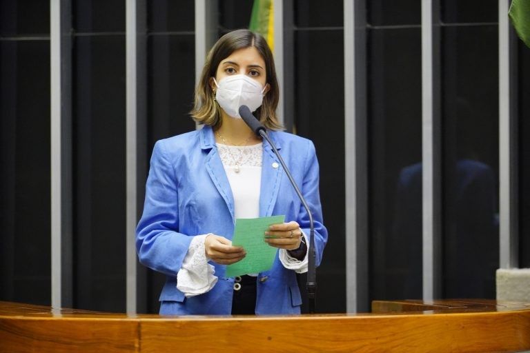 Tabata Amaral: proteger os animais pode evitar outras agressões - (Foto: Pablo Valadares/Câmara dos Deputados)