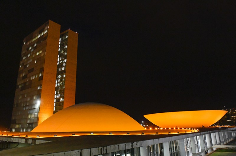 O Senado se veste de laranja para lembrar o Dia Nacional de Conscientização sobre a Esclerose Múltipla - Marcos Oliveira/Agência Senado