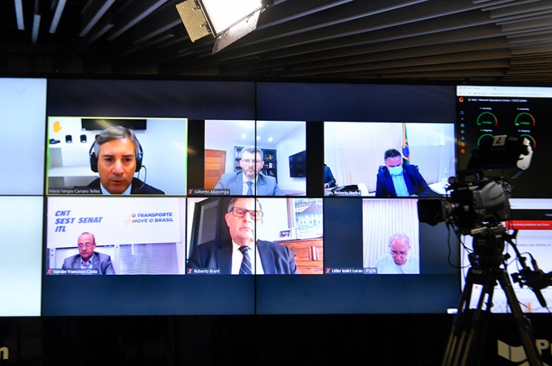 Em sessão temática que discutiu PEC que trata da reforma tributária, representantes dos setores da indústria, comércio, agricultura, pecuária e transportes defenderam sistema menos burocrático