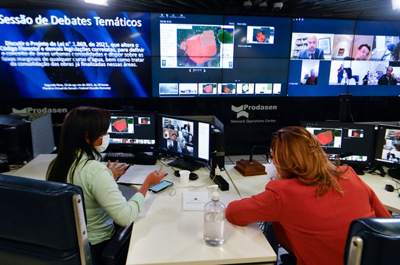 As senadoras Eliziane Gama e Leila Barros durante o debate promovido nesta segunda-feira - Leopoldo Silva/Agência Senado