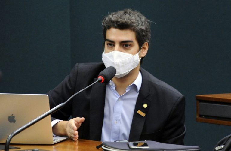 Tiago Mitraud: educação é compartilhada entre o poder público e a sociedade - (Foto: Gustavo Sales/Câmara dos Deputados)