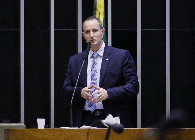 Derrite afirma que as mudanças atualizam o texto da lei - (Foto: Maryanna Oliveira/Câmara dos Deputados)