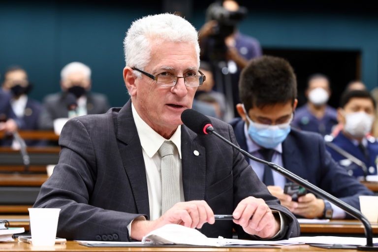 Rogério Correia questiona o foco da proposta no livre mercado - (Foto: Cleia Viana/Câmara dos Deputados)