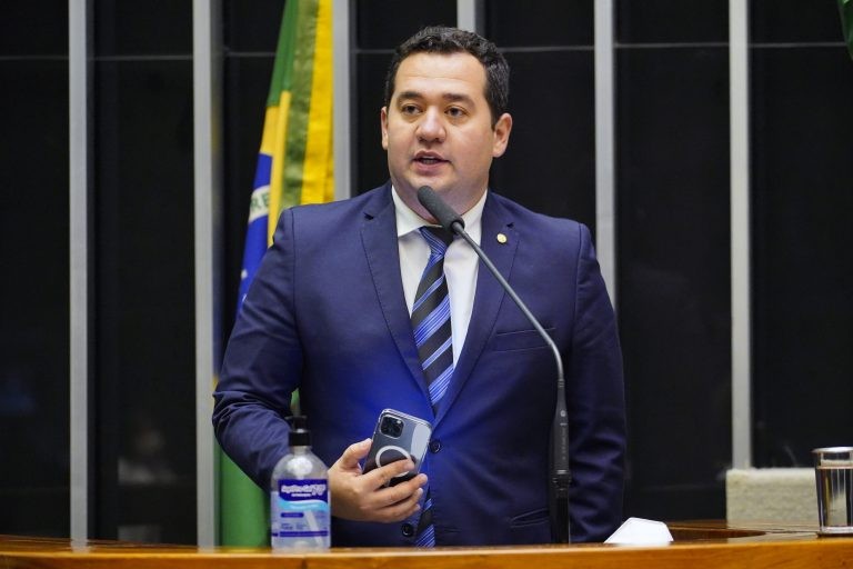 Ricardo Silva propôs a ampliação do prazo de dispensa de documentos - (Foto: Pablo Valadares/Câmara dos Deputados)