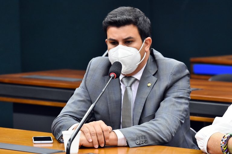 Carlos Veras: governo não deve se opor ao projeto - (Foto: Reila Maria/Câmara dos Deputados)