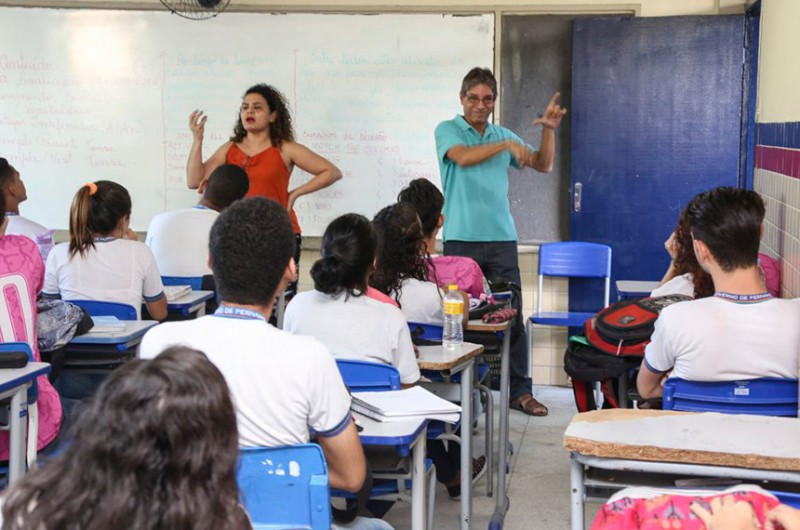 O projeto avança no Senado: após a aprovação na Comissão de Direitos Humanos (CDH), nesta segunda-feira, o texto segue agora para a Comissão de Educação (CE) - Roberto Soares/Alepe