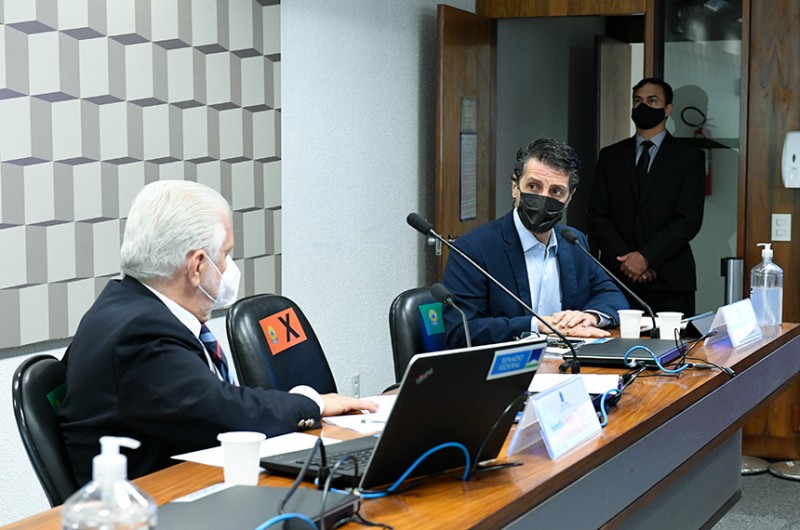 O presidente da CMA, Jaques Wagner, e o ministro do Meio Ambiente, Joaquim Álvaro Pereira Leite - Roque de Sá/Agência Senado