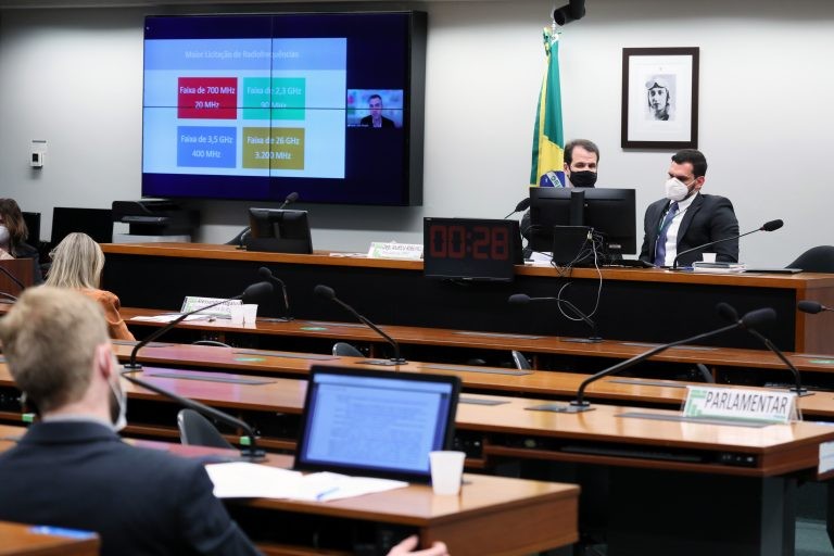 Deputados da Comissão de Fiscalização criticaram o edital para o leilão do 5G - (Foto: Cleia Viana/Câmara dos Deputados)