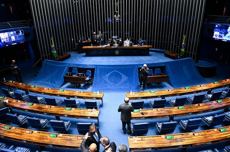 O Plenário do Senado aprovou, também, a realização de uma série de sessões especiais para comemorar datas específicas