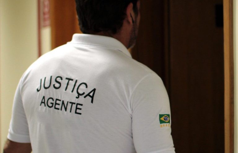 Oficial de Justiça é o responsável por comunicar uma ordem judicial - (Foto: Gil Ferreira/Agência CNJ)