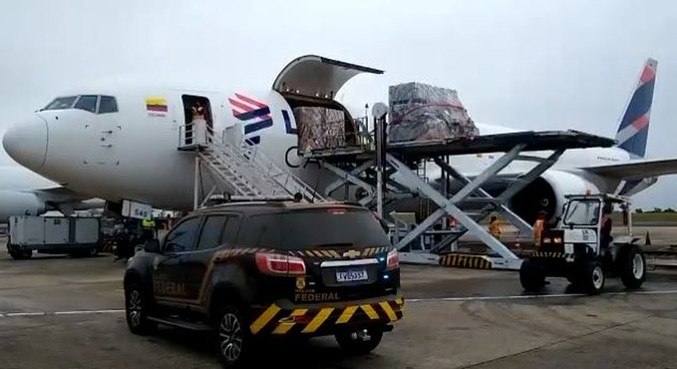 Polícia Federal acompanha chegada de remessa da Pfizer em Campinas, SP DIVULGAÇÃO POLÍCIA FEDERAL
