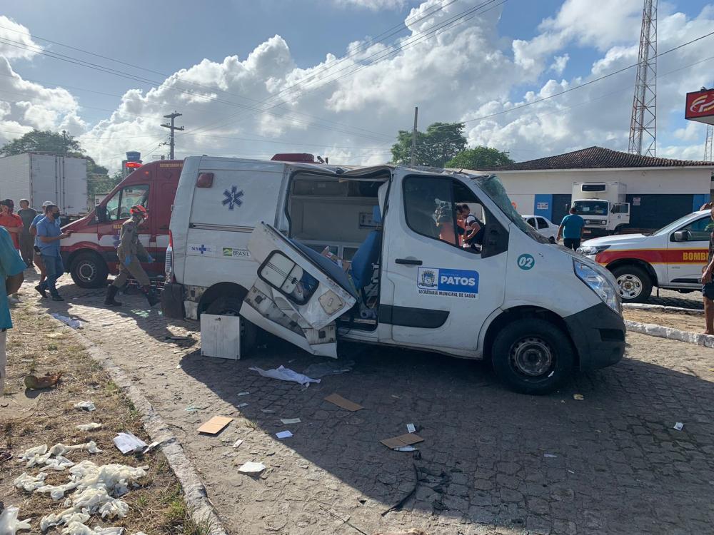 Ambulância Prefeitura de Patos - PB