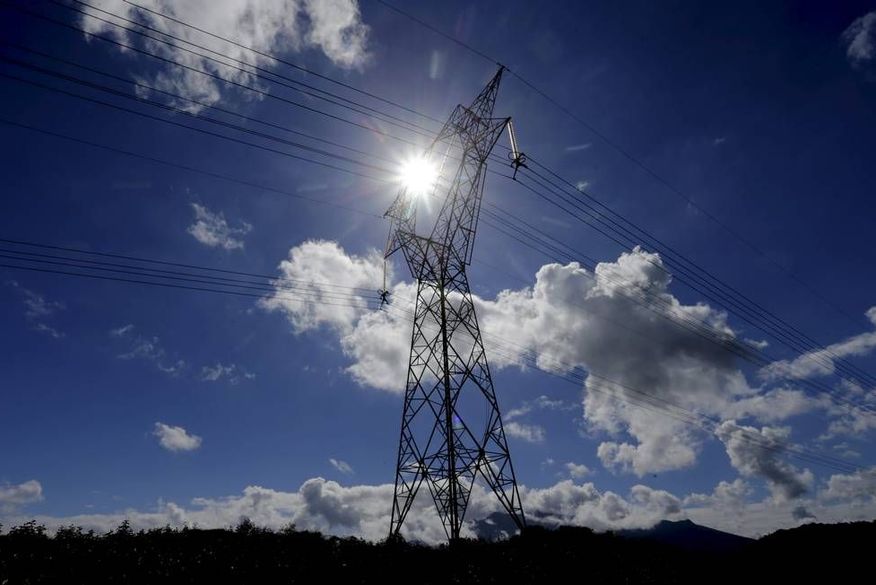 Agência prevê alta de 21,04% nas contas de luz em 2022 Foto: (Foto: Domingos Peixoto / Agência O Globo)