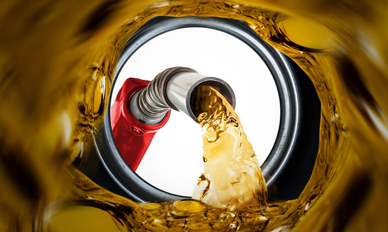 Tanque-de-combustível-sendo-abastecido