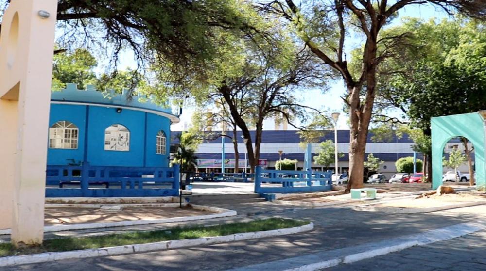 PRAÇA-GETÚLIO-VARGAS-EM-PATOS - PB