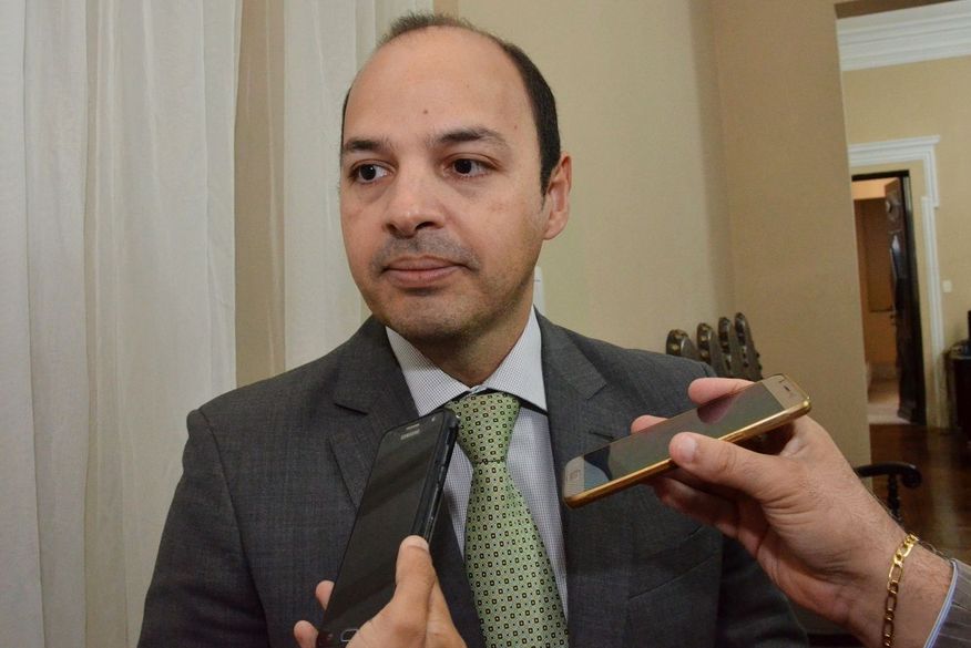 Procurador disse que o 'passaporte da vacina' contra Covid-19, já exigido em bares e restaurantes, deverá ser apresentado também nas praças de alimentação de shoppings e nos salões de beleza. (Foto: Divulgação)