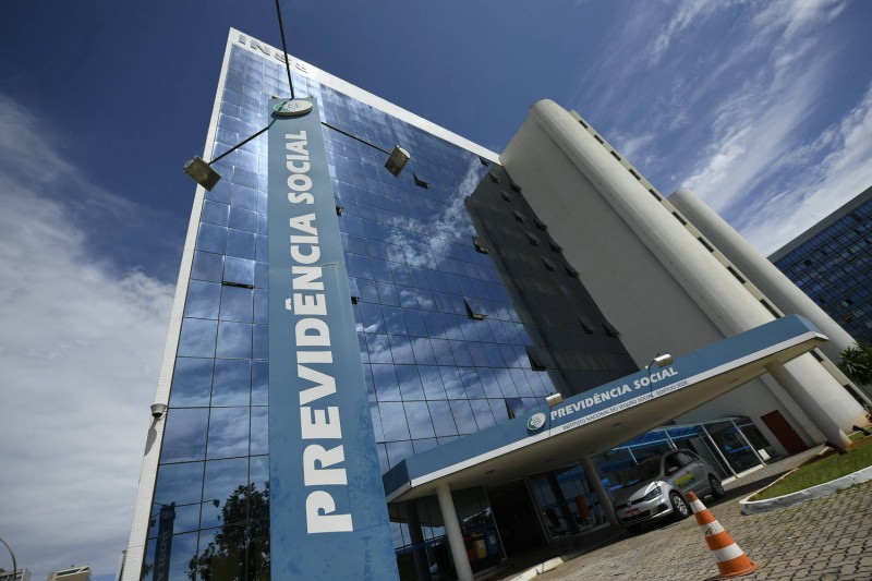 Dos 36 milhões de segurados, 25 milhões já haviam feito o procedimento até abril - (Foto: Pedro França/Agência Senado - 11.02.2013)