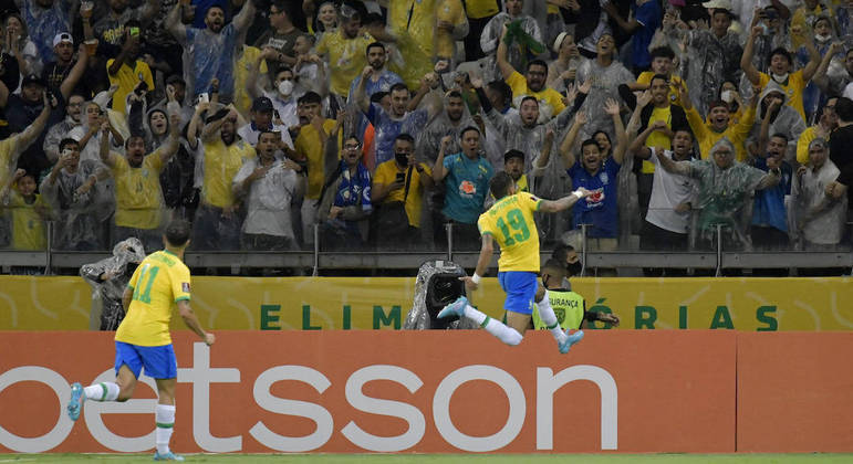 Raphinha fez o primeiro gol da goleada do Brasil sobre o Paraguai no Mineirão WASHINGTON ALVES/REUTERS - 1/2/2022
