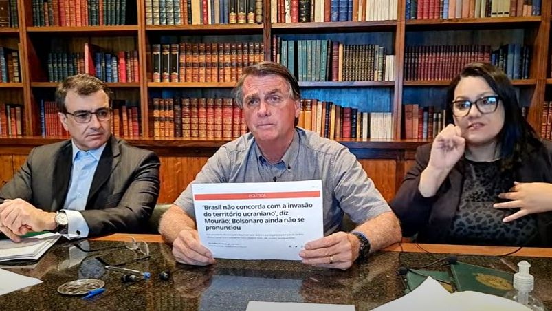 Bolsonaro desautoriza Mourão por fala sobre Ucrânia, mas não comenta invasão russa