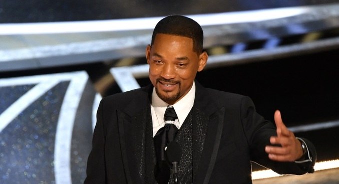Will Smith pediu desculpas para Chris Rock: 'Eu estava fora de mim' ROBYN BECK / AFP
