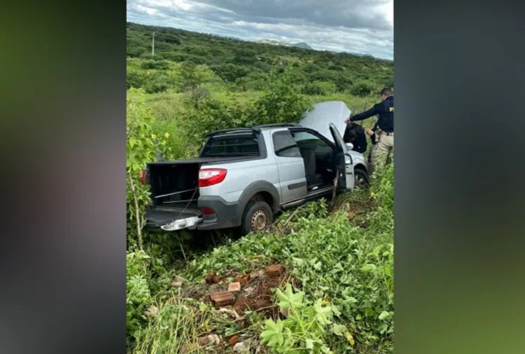 A caminhonete foi apreendida pela PRF. (Foto: divulgação)