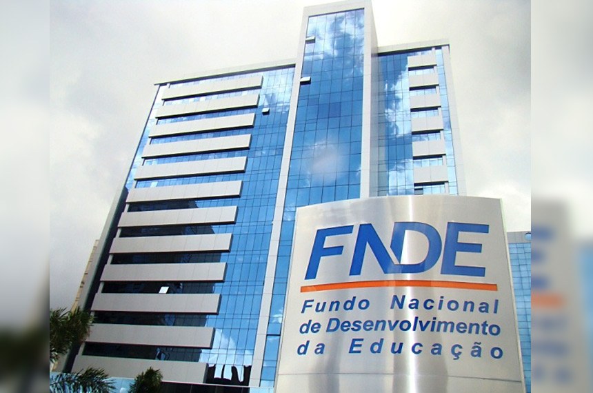 Sede do FNDE, em Brasília: repasse de recursos do fundo é alvo da Comissão de Educação 