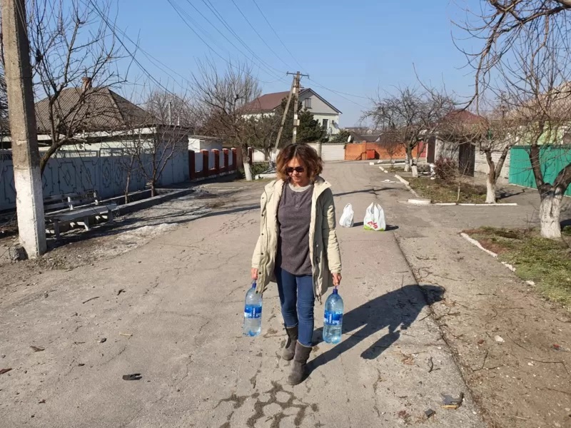 Com frequência, Silvana e o marido precisaram buscar água em rio