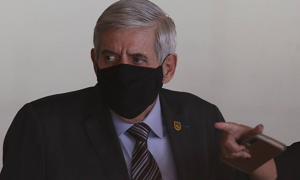 Augusto Heleno também vem atuando para abrandar temperatura da relação entre Bolsonaro e Mourão Foto: Jorge William / Agência O Globo