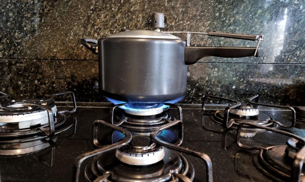De aliada, panela de pressão pode se tornar algoz na cozinha (Foto: Marcelo Camargo/Agência Brasil)