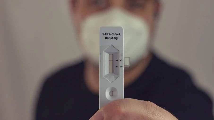 Pixabay Teste positivo para a covid-19