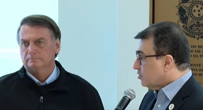 Presidente Jair Bolsonaro e chanceler Carlos França REPRODUÇÃO