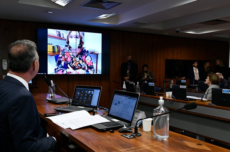 Aprovado na CAS, projeto determina que escolas estabeleçam prazo no ato da matrícula; texto segue para a CE - Geraldo Magela/Agência Senado