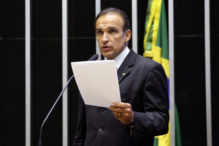 Leal: medida se faz necessária neste grave momento humanitário - (Foto: Michel Jesus/Câmara dos Deputados)