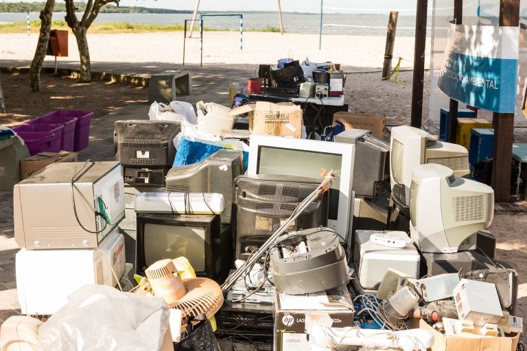  Estudo mostra que Brasil descartou 2 milhões de toneladas de resíduos eletrônicos em 2019 - (Foto: Igor Sobral/Prefeitura de Pelotas-RS)