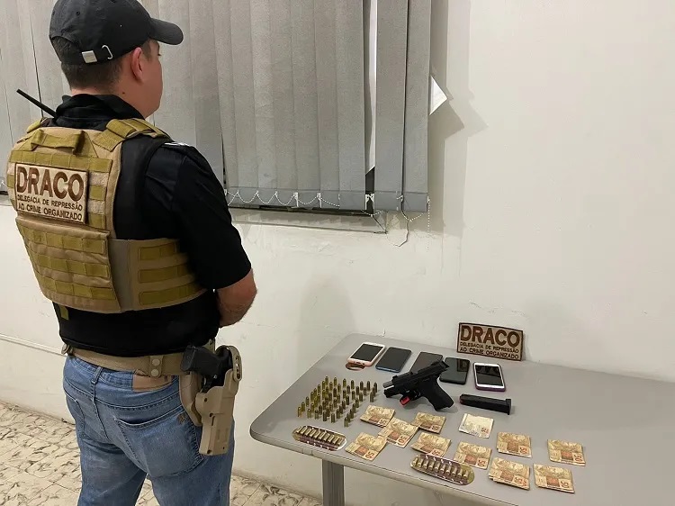 Material apreendido com a suspeita – Foto: divulgação/PCPB